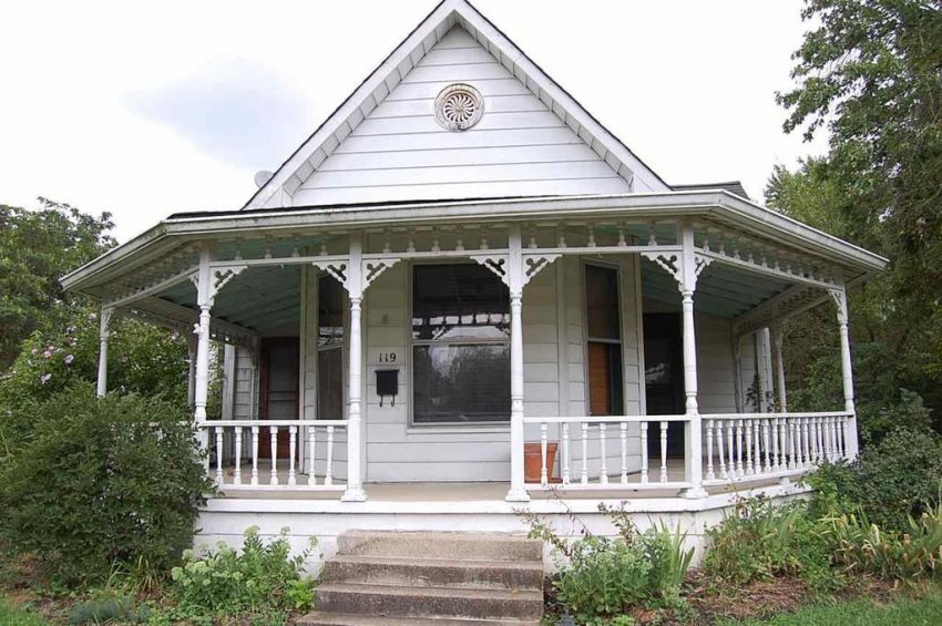 Update Sweet c.1910 Fixer Upper Cottage in Worthington Indiana Reduced