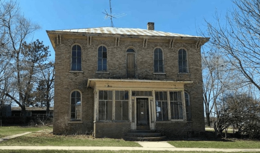 c.1900 Wisconsin Fixer Upper with Lake Views Under 50K Old Houses Under 50K Sold Old