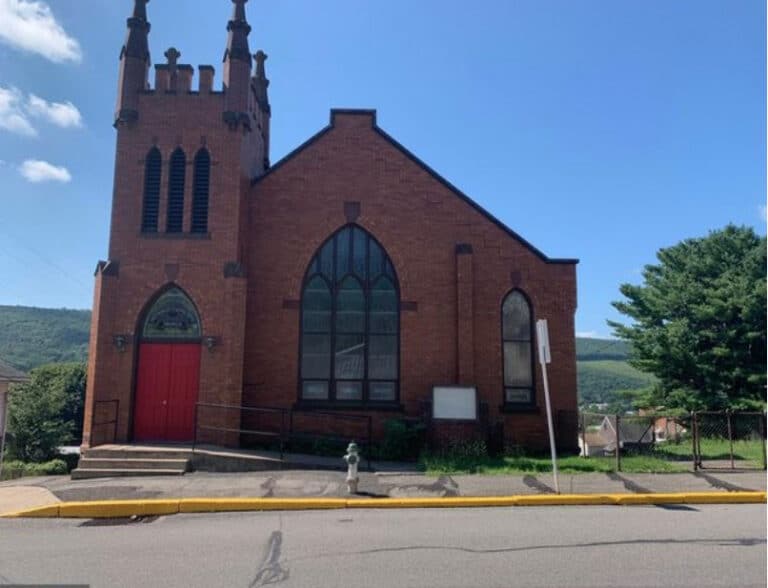 Under 75K Thursday c.1853 PA Church For Sale Stained