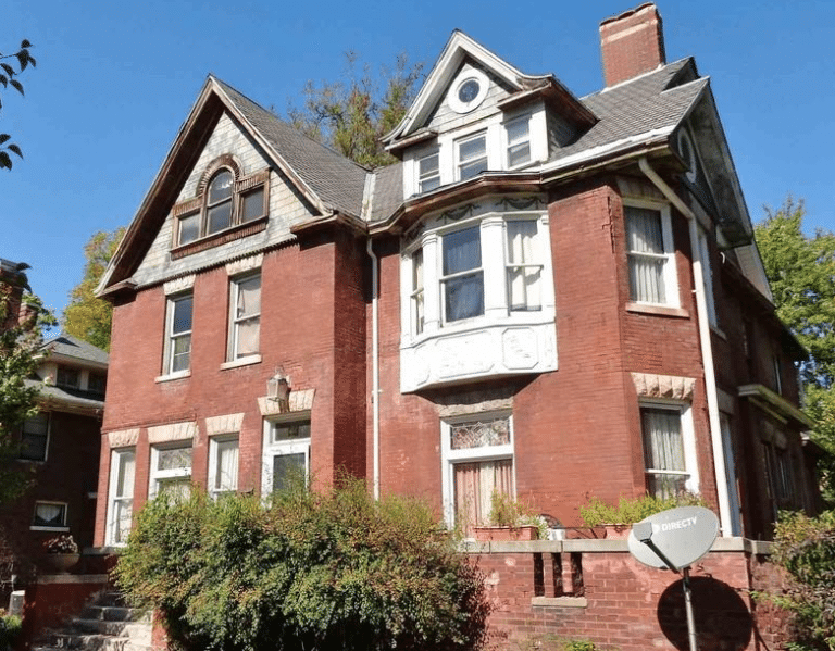 c.1900 Historic Fixer Upper Victorian Home For Sale Peoria IL 45K