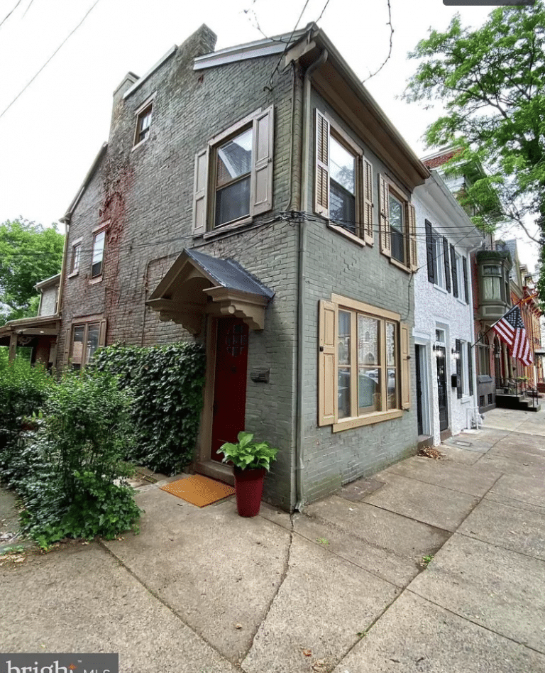 Under 100K Sunday c.1780 Row House For Sale in Pottstown PA 98K