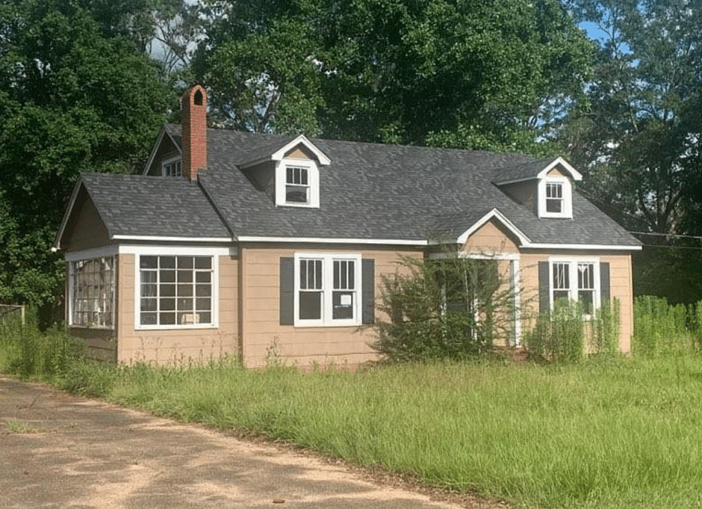 c.1940 Cape Home For Sale on 1 + Acre in Citronelle, AL 51K Sold Old Houses Under 50K