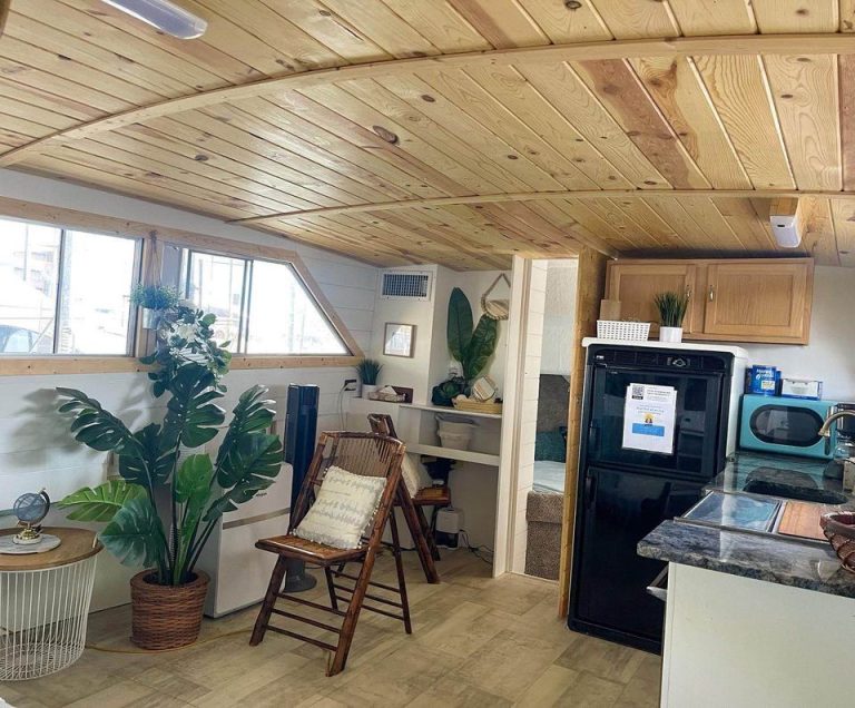 FSBO 1979 Chris Craft 38 Ft. Floating Condo Boat For Sale Lake Ozark