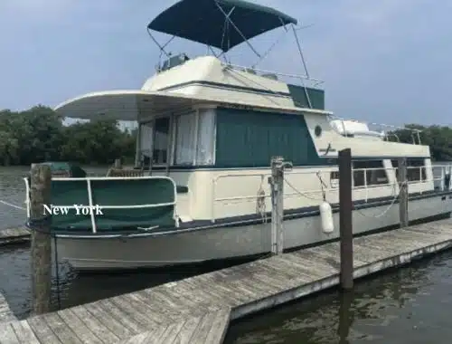 live-aboard houseboat