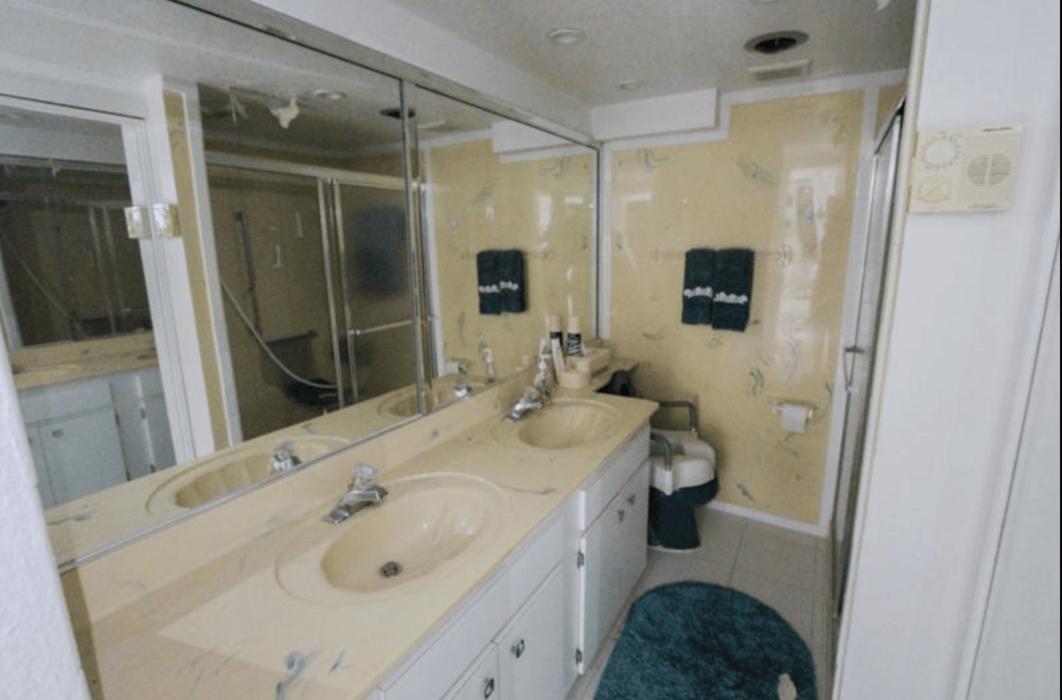 Under 75K Thursday Waterfront Condo For Sale Grand Bahama/Freeport