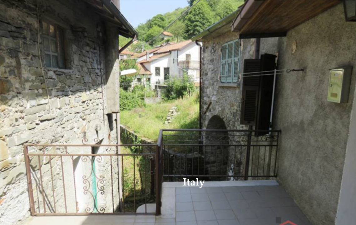 stone house for sale in Italy
