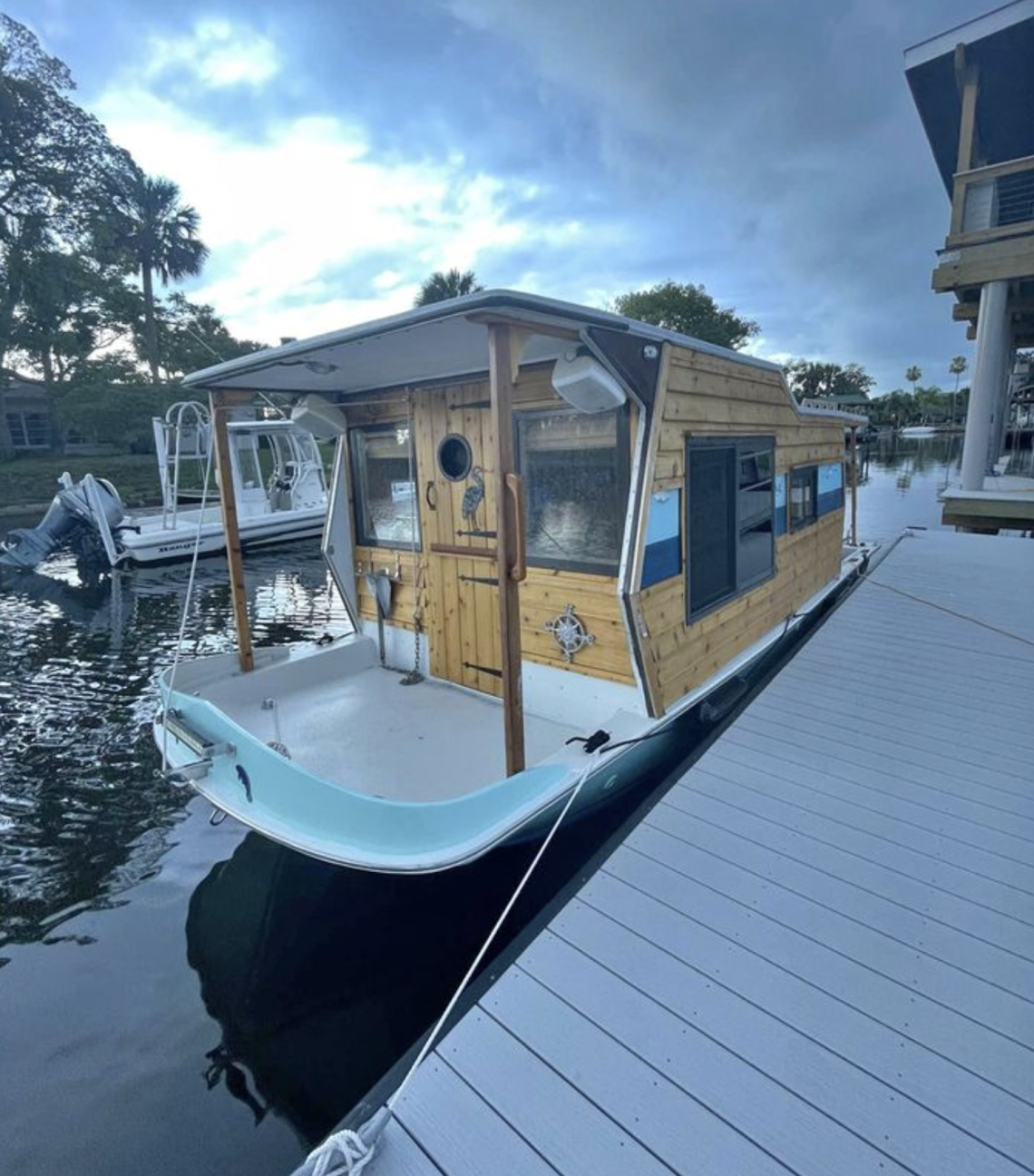 houseboat for sale