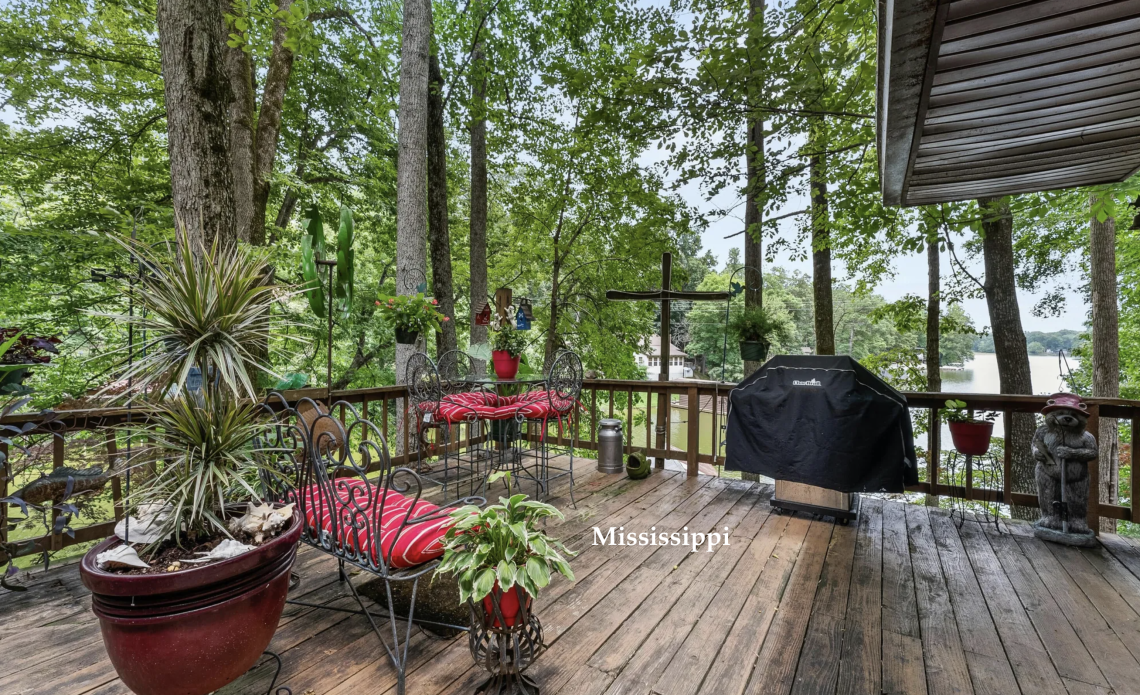 Mississippi lake house for sale