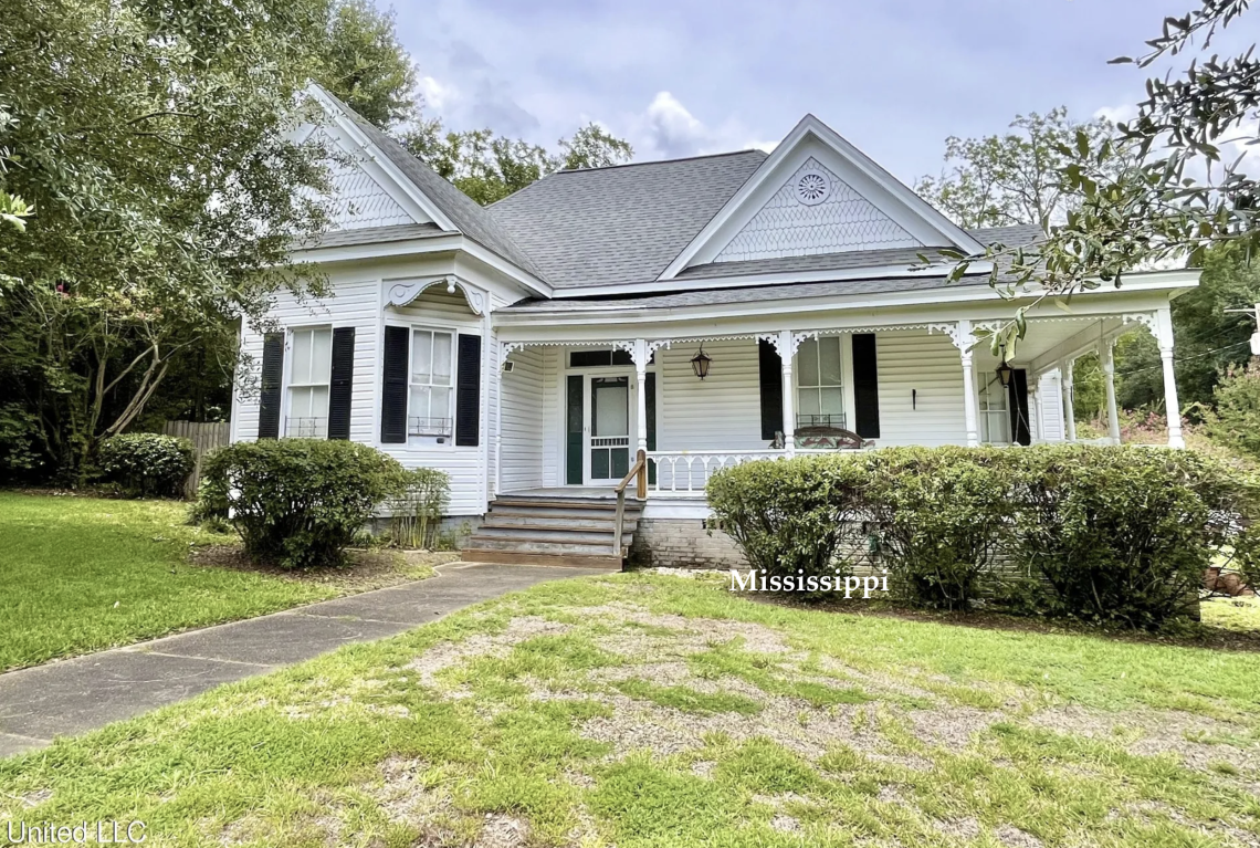 Mississippi folk Victorian home for sale
