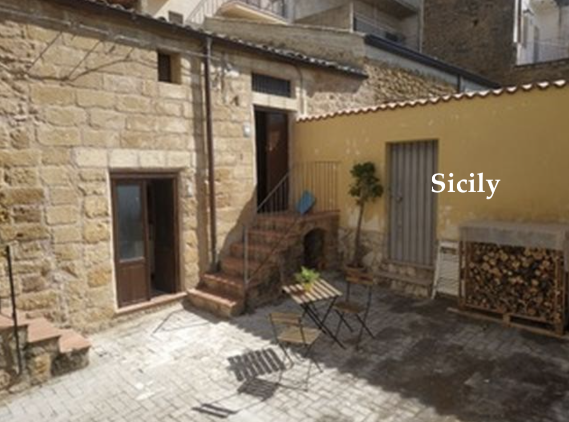 stone house for sale in Sicily