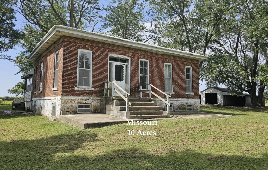 Missouri fixer upper farmhouse