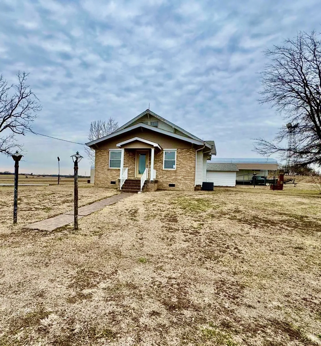 illinois farmhouse for sale
