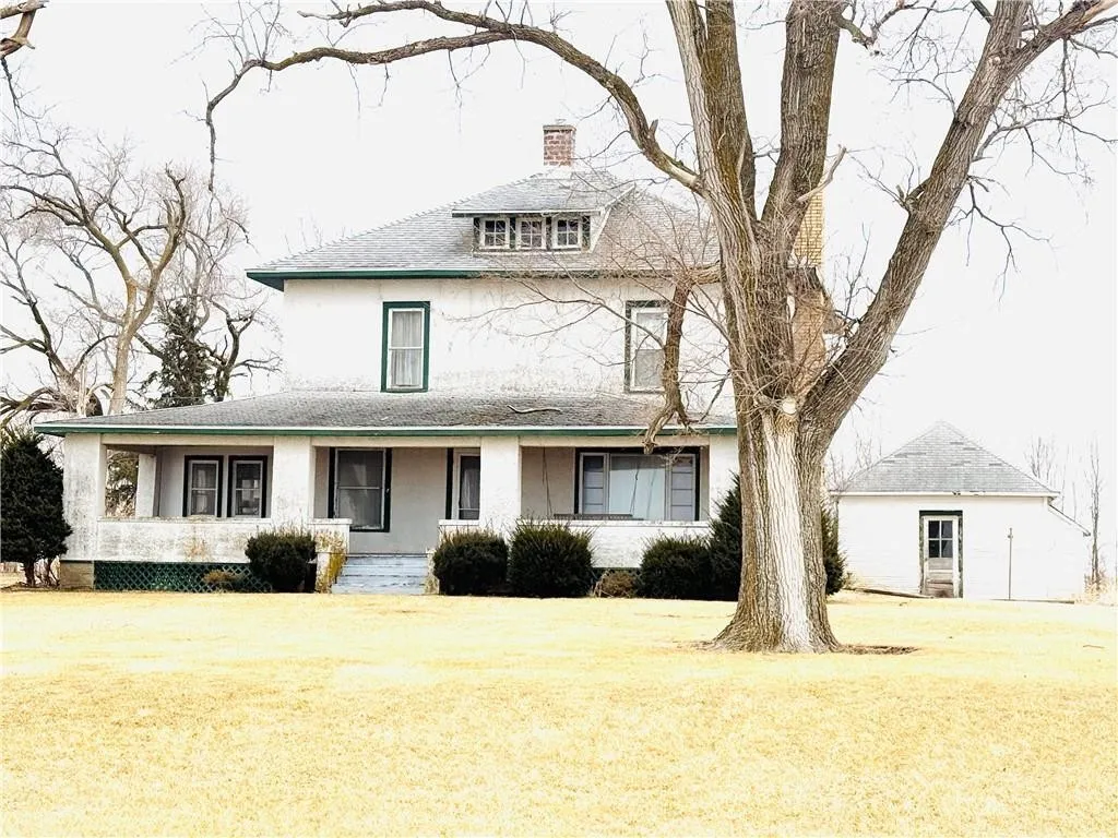 illinois farmhouse for sale