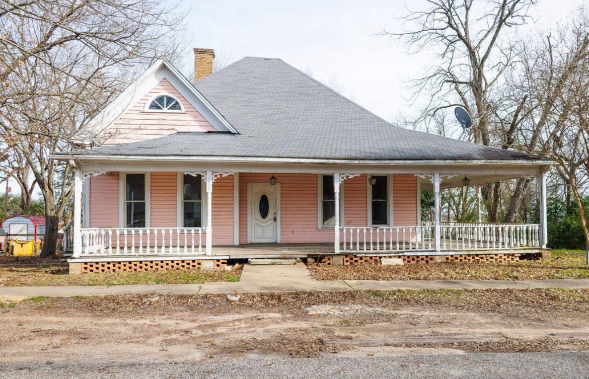Under $100K Sunday - Pretty in Pink Texas Folk Victorian For Sale
