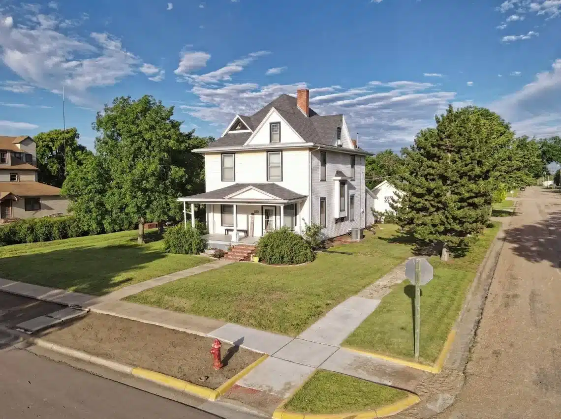 kansas Queen Anne victorian