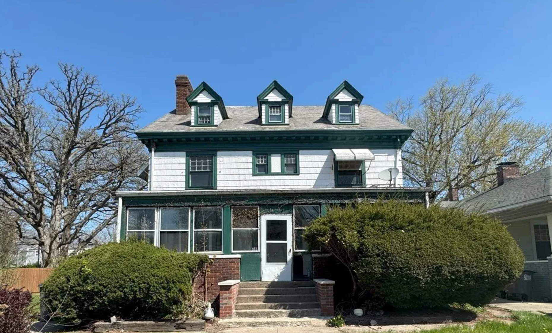 Under $75K Thursday - c.1915 Ohio Handyman Special With Lovely Woodwork ...