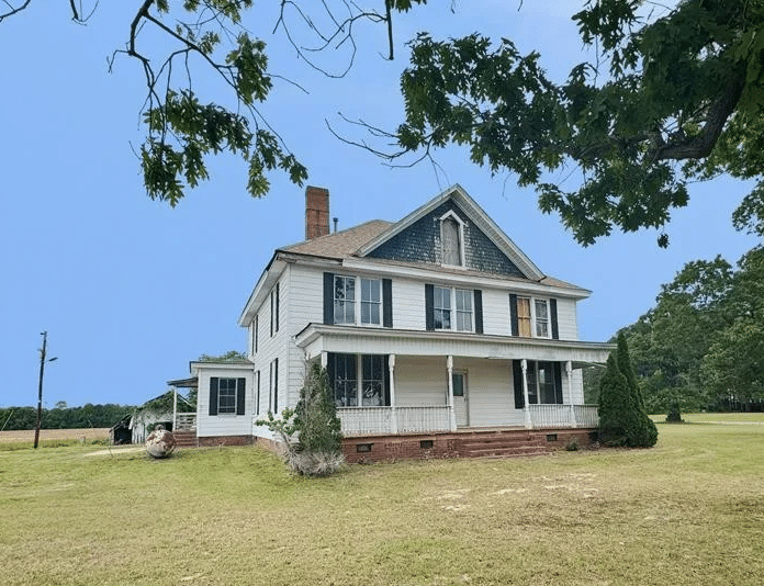 Farmhouse Handyman Special