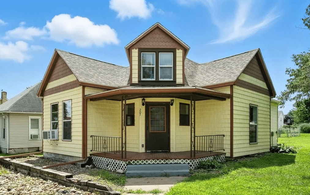 Iowa Cottage For Sale