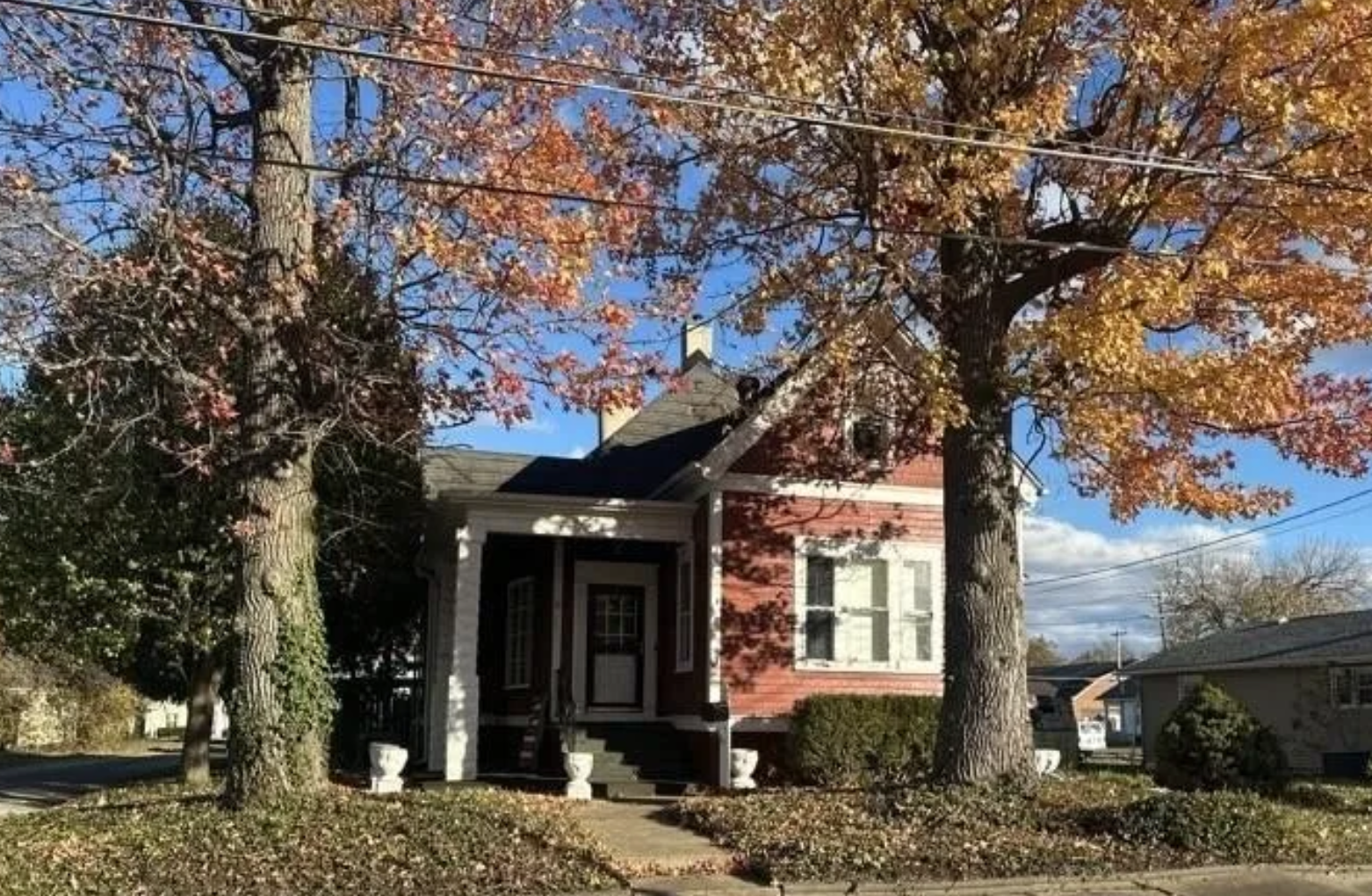 illinois victorian cottage