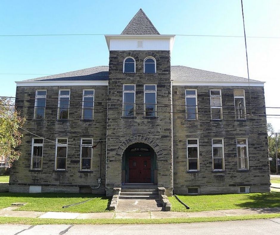 Pennsylvania stone schoolhouse for sale