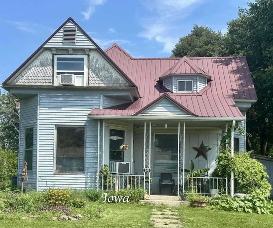 Iowa Victorian cottage