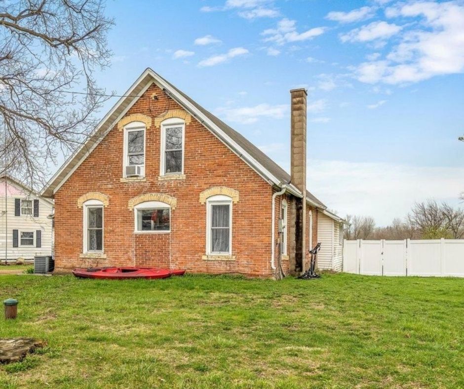 Illinois cottage for sale