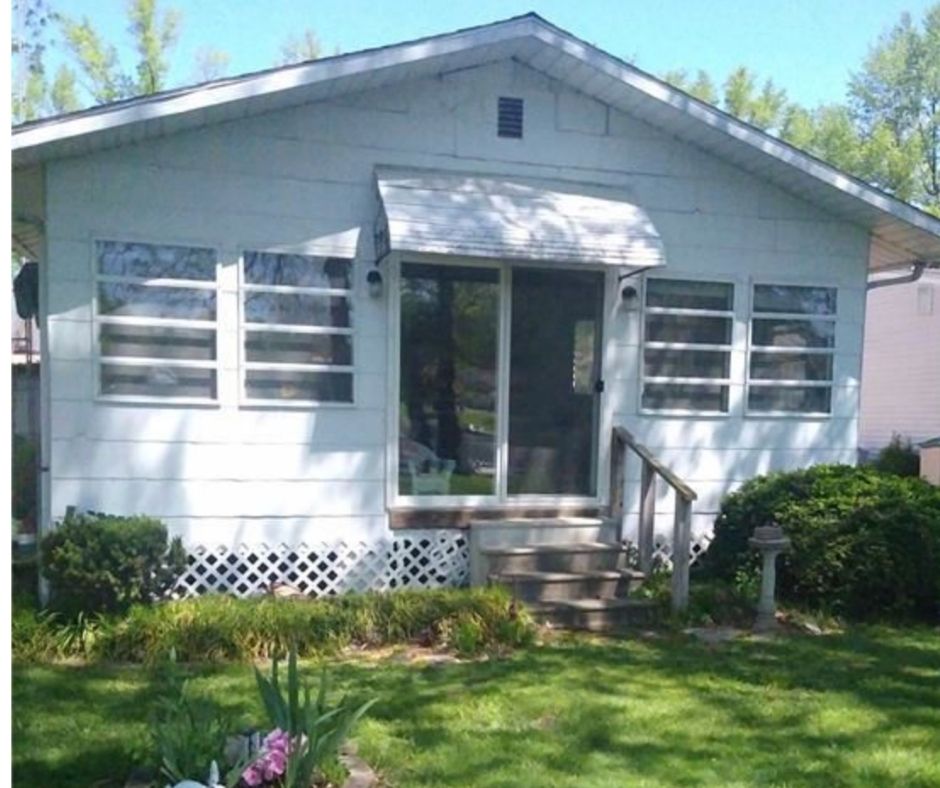 lakefront Illinois cottage