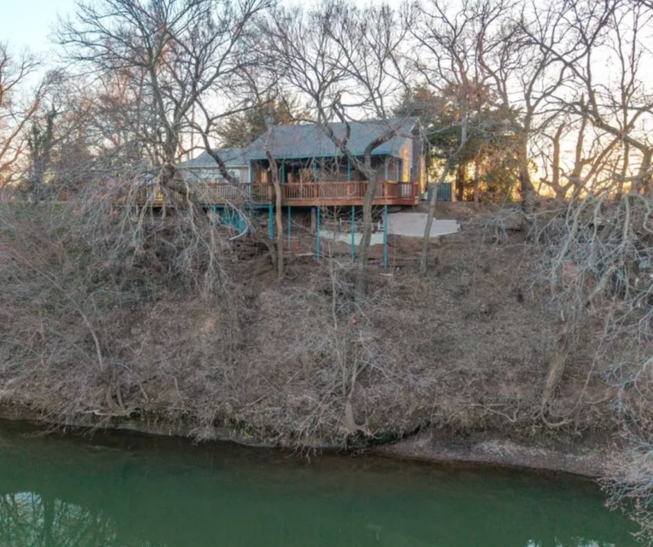 waterfront Kansas home