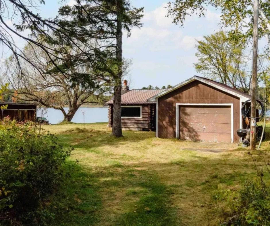 waterfront Michigan cabin