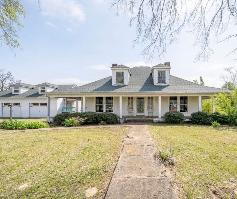 Tennessee farmhouse for sale