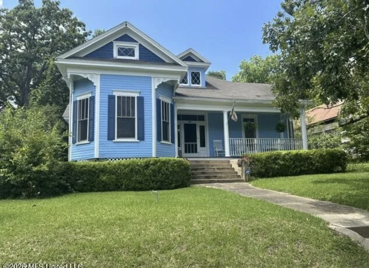 Victorian era cottage
