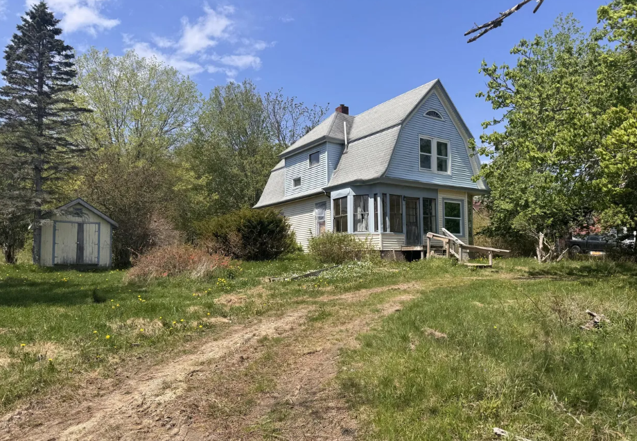 Maine Colonial Revival