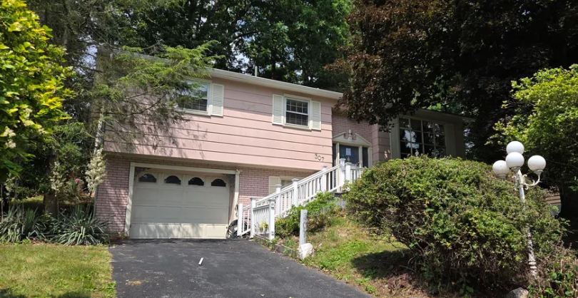 new york split level home