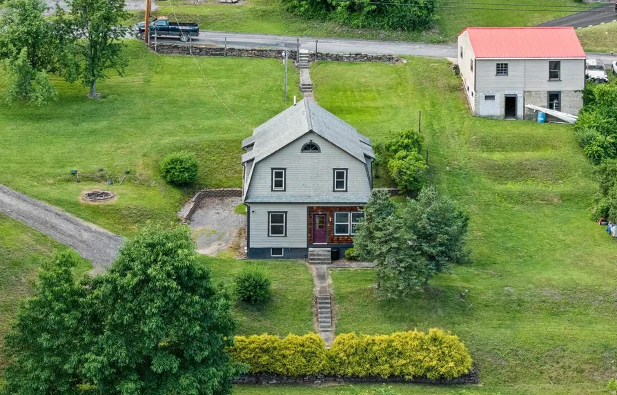 pennsylvania mountain farmhouse