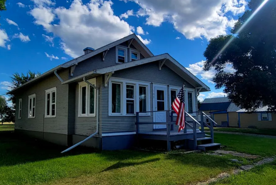 south dakota craftsman bungalow
